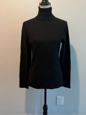 J Crew Black 100%Cashmere Turtleneck Sweater Italian Yarn Women’s size Large